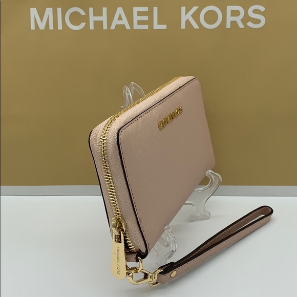 MICHAEL KORS JET SET TRAVEL LG FLAT MF PHN CASE - Picture 4 of 16